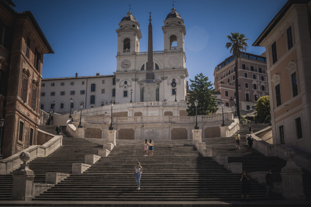 piazza di Spagna spanish steps trinità dei monti barcaccia roma rome