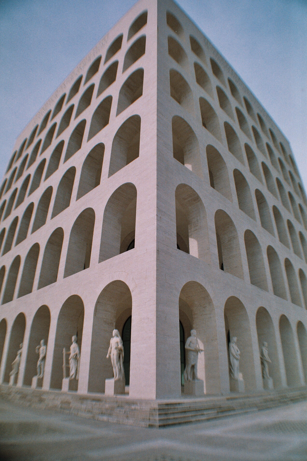 Colosseo quadrato palazzo delle civiltà fendi eur roma